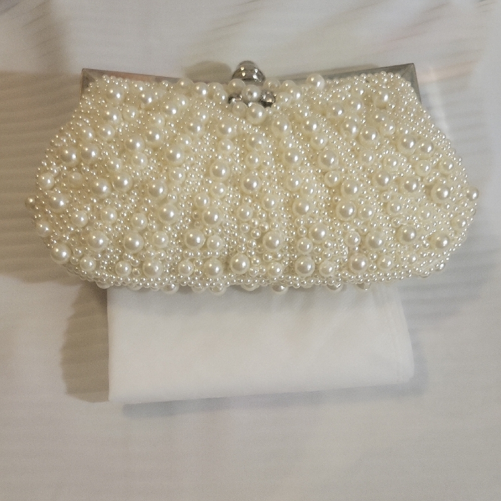 White Pearl Beaded Evening Clutch